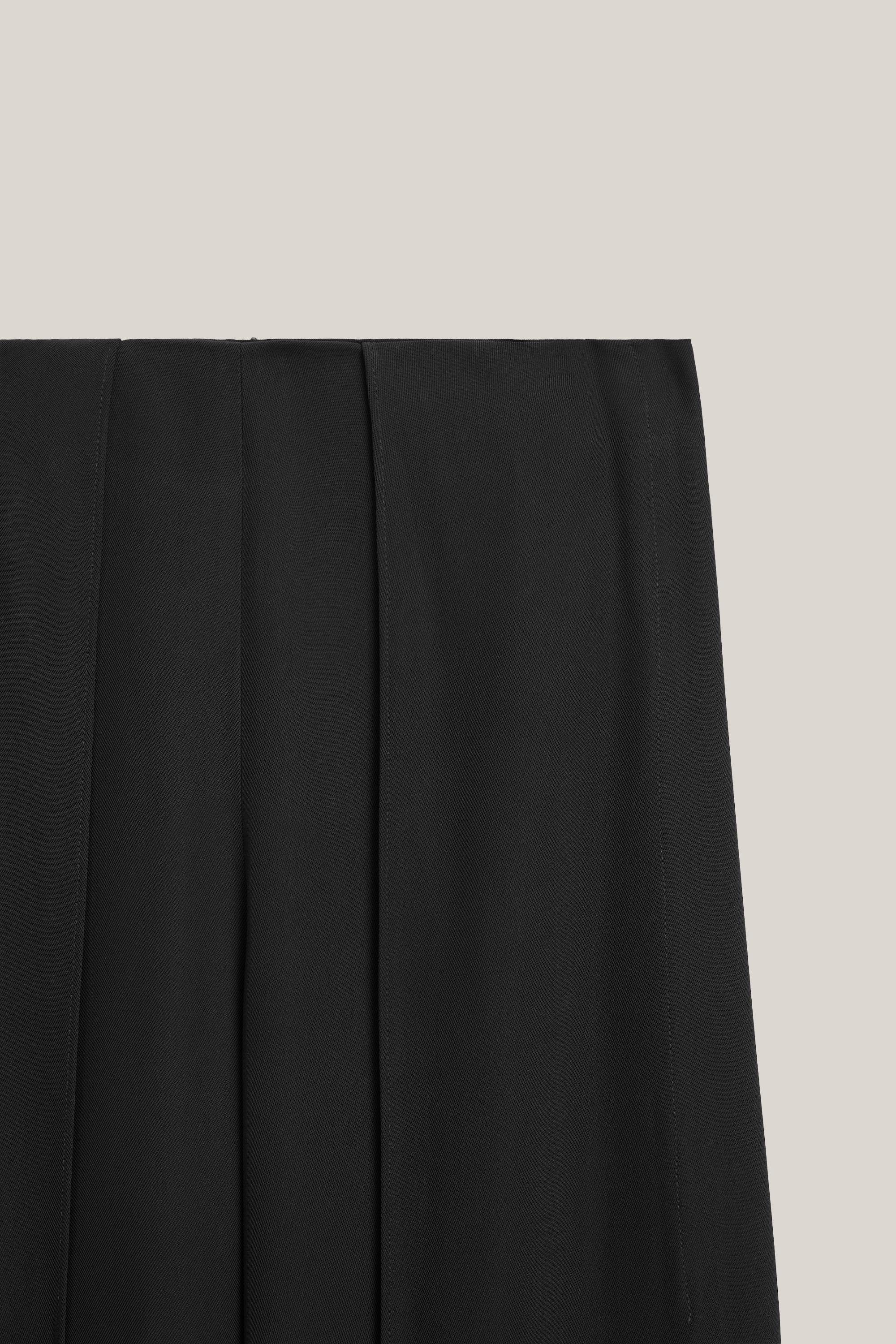 Lightweight trousers with layered detail - LIMITED EDITION